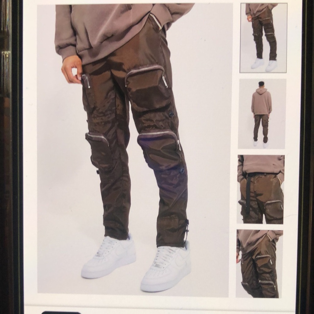 BOOHOOMAN buckle belted brown multi pocket straight fit cargo trousers. Size 32.